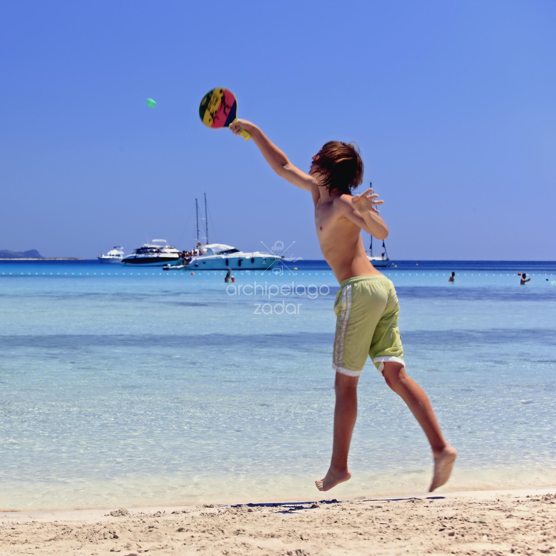 Plaža Sakarun, Dugi otok sakarun beach kid playing on the sand