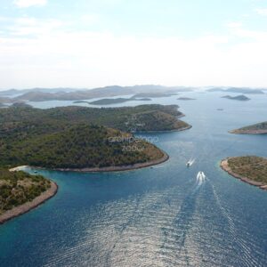 boat-excursion-through-telascica