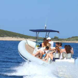 group-on-a-speedboat-trip-1