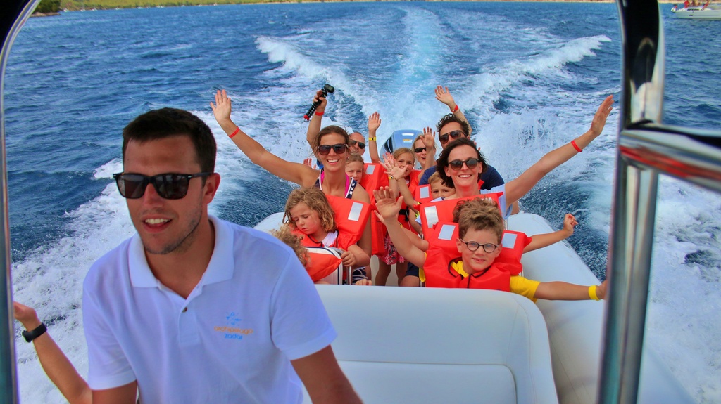 Best family and friends tour (10) Best family and friends tour (10)