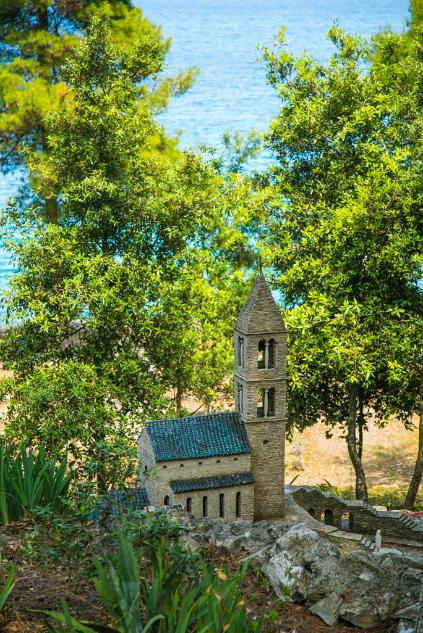 Galevac Private Boat tour, monastery grounds tour (35)