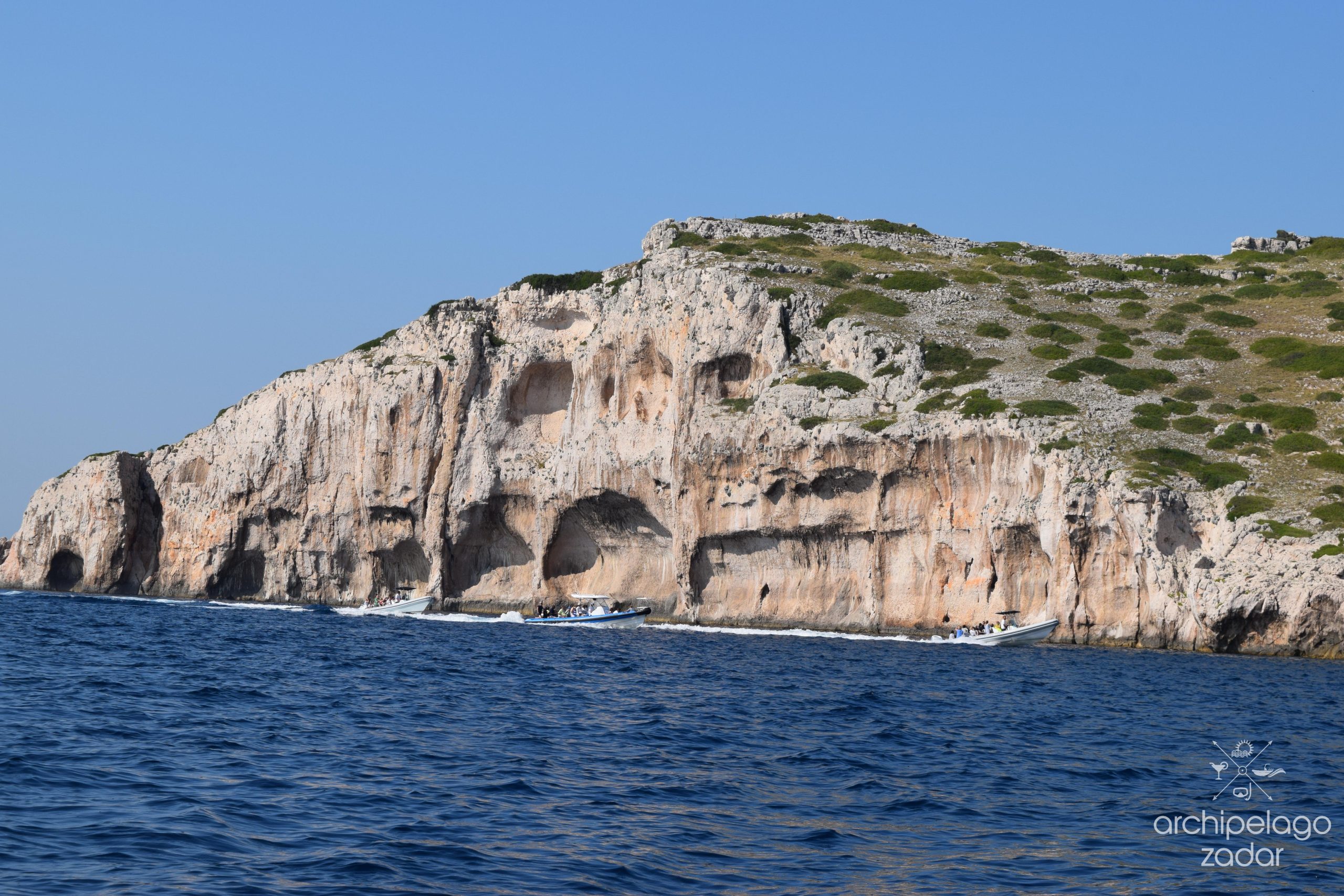 Best low price boat tour island coastline (3)