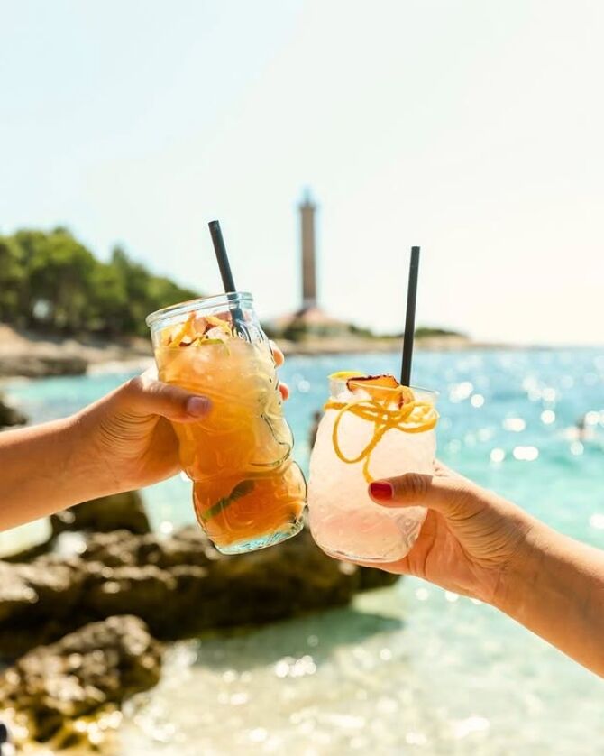 Momi Restaurant Dugi otok on a boat trip with Zadar Archipelago cocktails