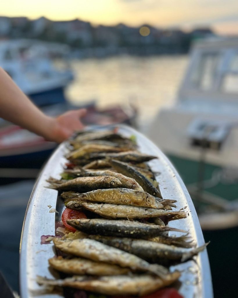 Srdela Fish Snack fish platter