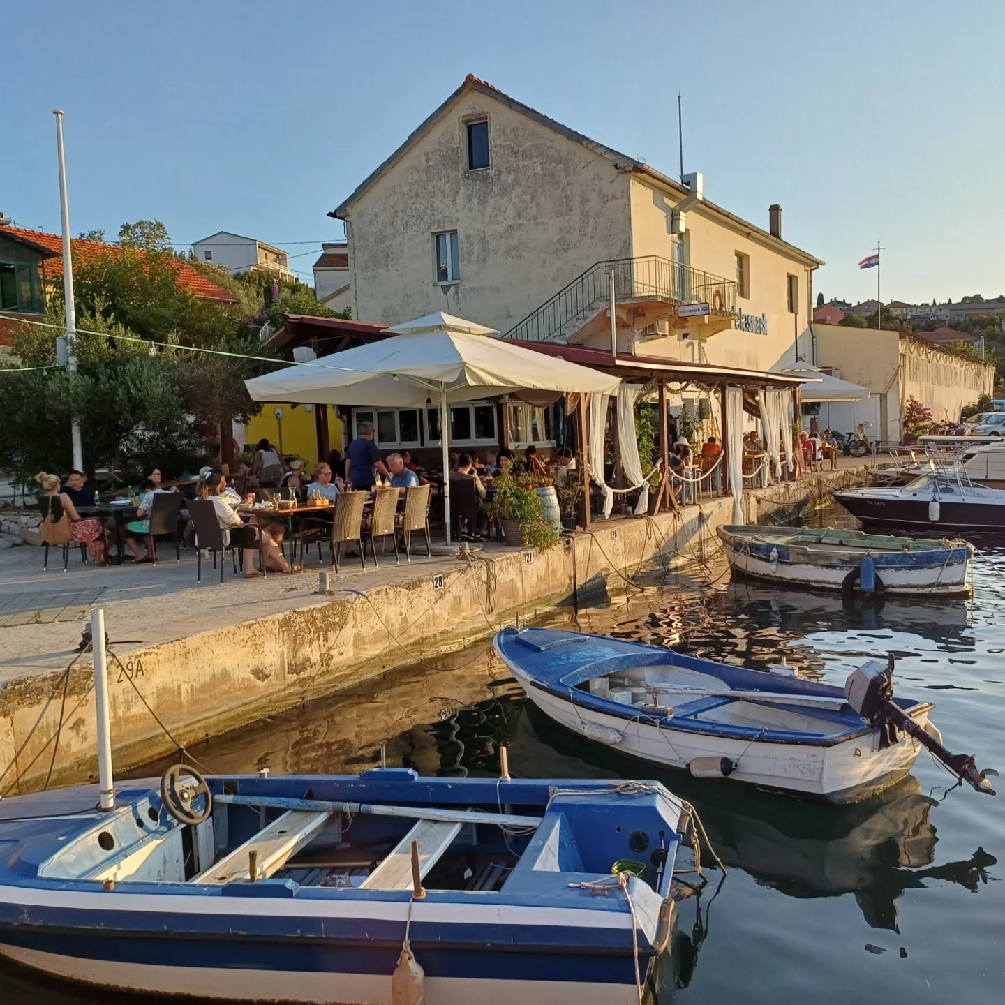 Srdela Fish Snack venue